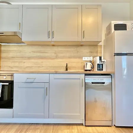 Apartment Prestige - Private - Bsr - 2 4*