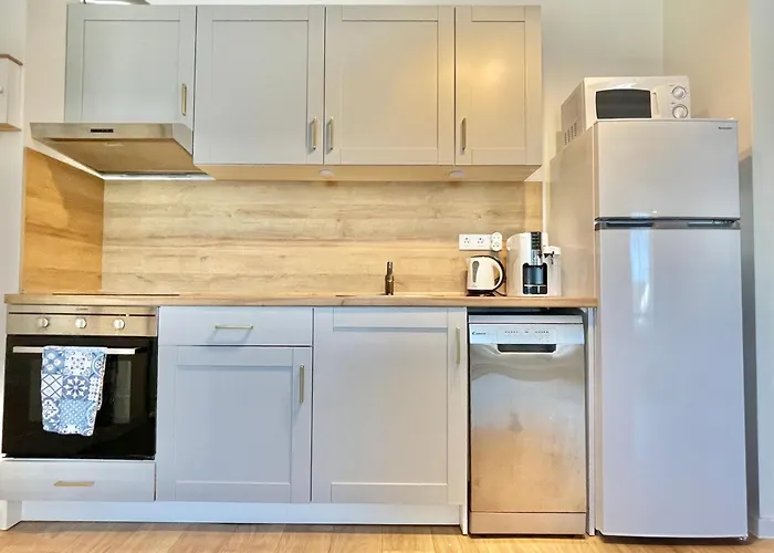 Апартамент Prestige - Private - Bsr - 2 4*